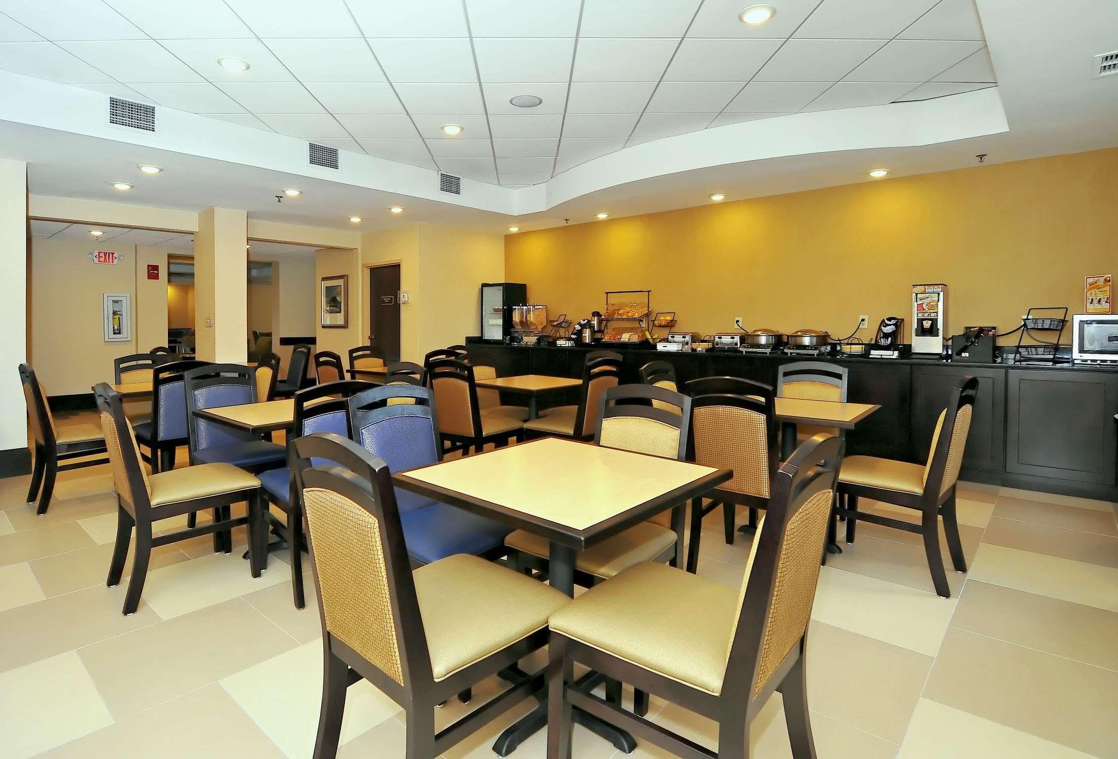 Holiday Inn & Suites Columbia Northeast, An Ihg Hotel Dentsville Restaurant photo